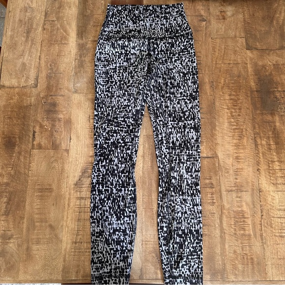 Lululemon Align Pant 25” size 2 - Picture 3 of 5